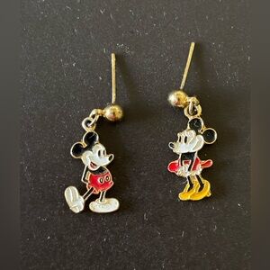 Vintage Disney stamped Mickey & Minnie flirt enamel dangle earrings, characters